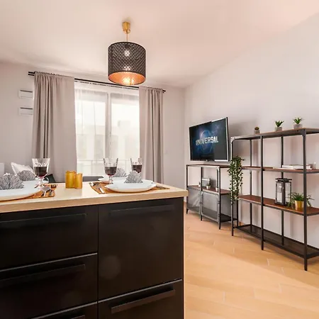 Apartment Jana Kazimierza 50 *